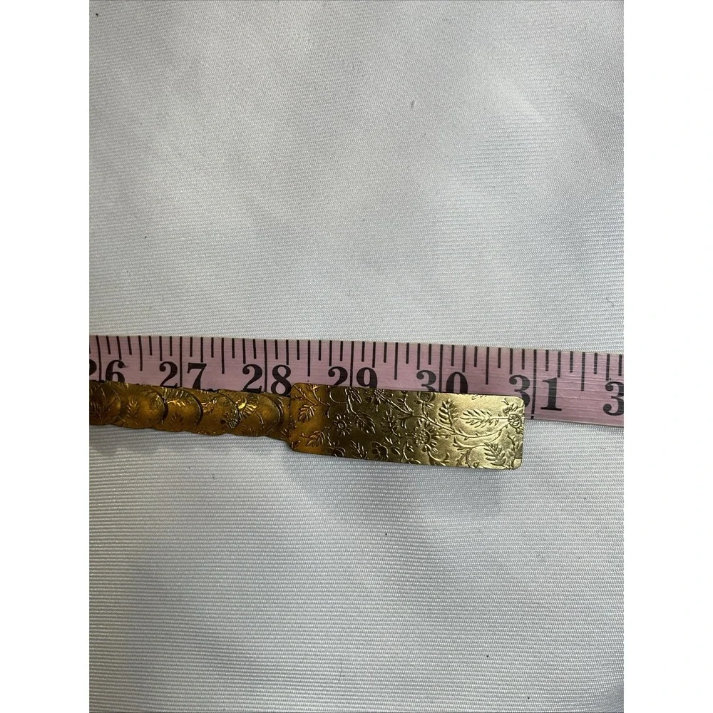 Vintage Stretch Gold Tone Snake Belt Embossed Flowers 70s 80s Statement
